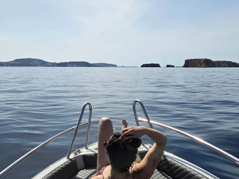 Bootverhuur Isatek Cobra 495 in Mílos via SamBoat