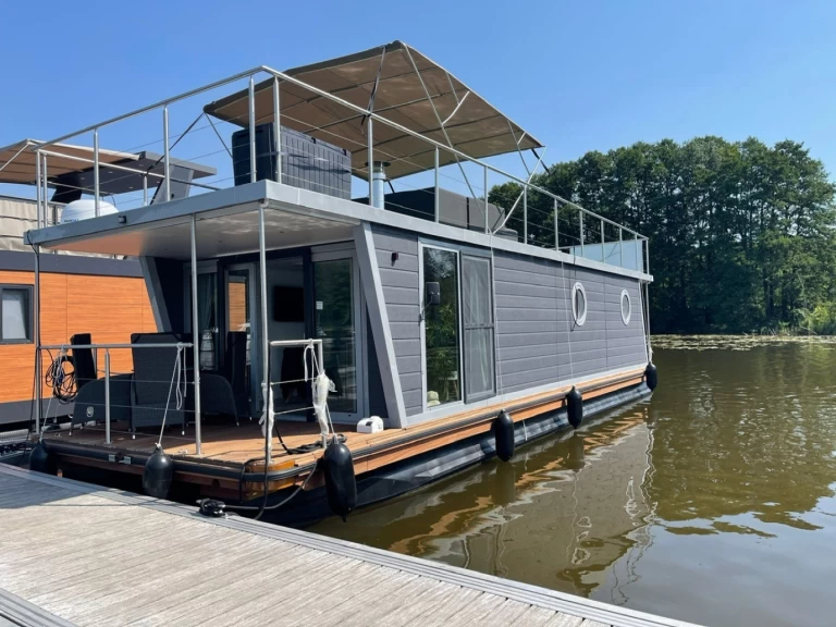 Jachthuur in Waren (Müritz) - D13 Woma D13 - Standard via SamBoat