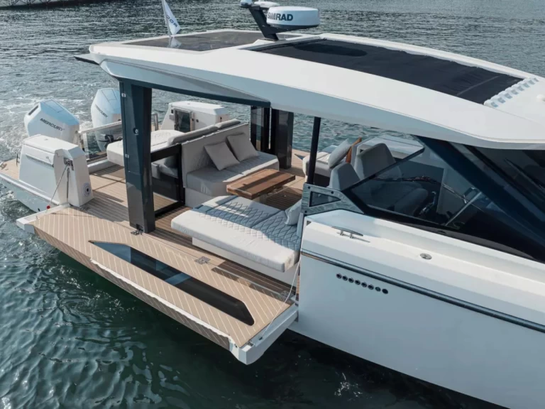 Huur een Saxdor Saxdor 400 GTO in Alyki