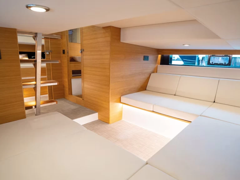 Motorboot te huur in Alyki voor de beste prijs