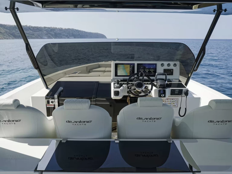 De Antonio D42 te huur van particulier of professional in Alyki