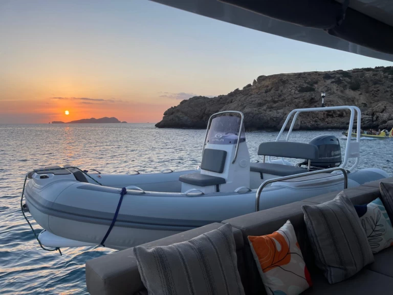 Verhuur Catamaran Lagoon met vaarbewijs