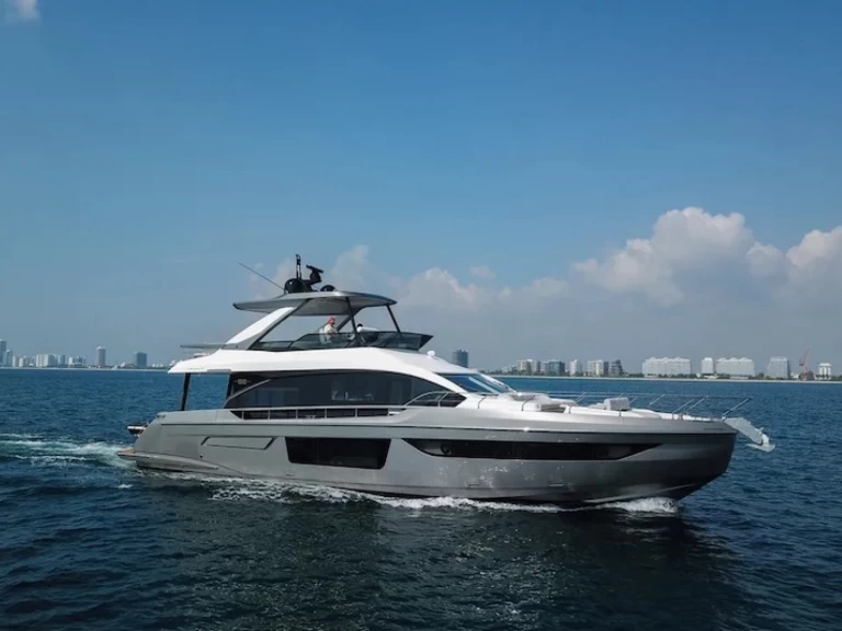 Bootverhuur Azimut Azimut 68 Fly in Miami via SamBoat