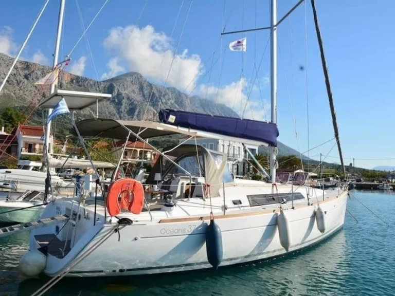 Huur een Bénéteau Oceanis 37 in Pálairos