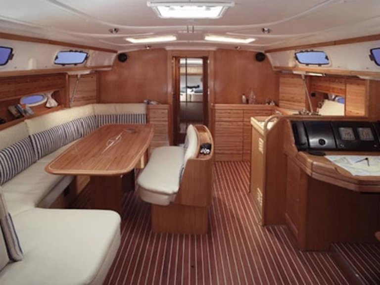 Bootverhuur Nikiána goedkoop Bavaria 50