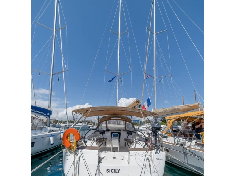 Bootverhuur Álimos goedkoop Sun Odyssey 449