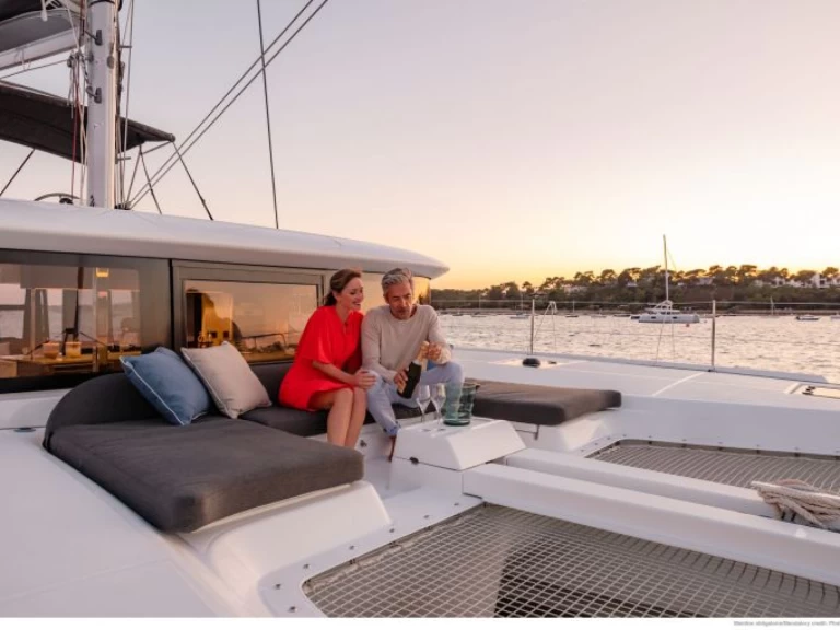 Bootverhuur Anse Marcel goedkoop Lagoon 46