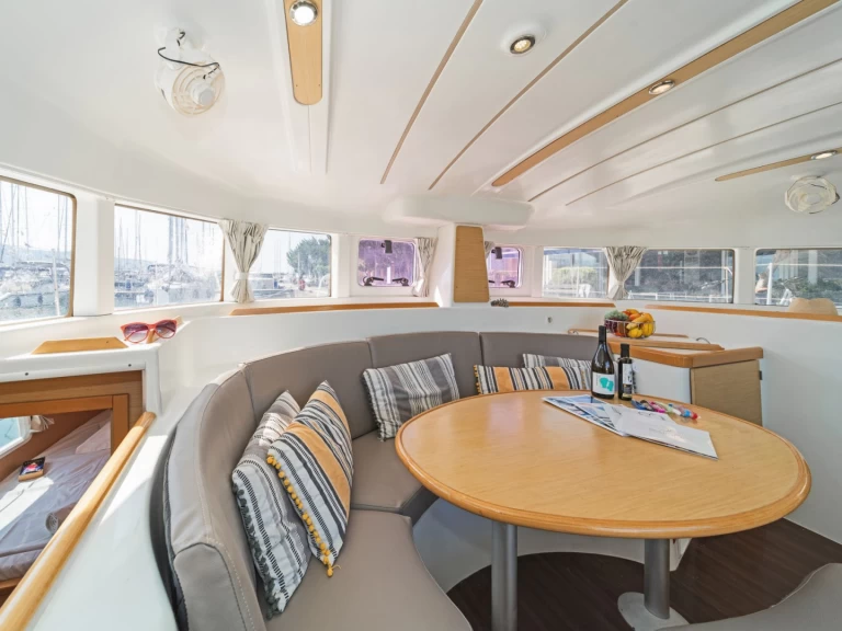 Lagoon Lagoon 380 te huur van particulier of professional in Kavála