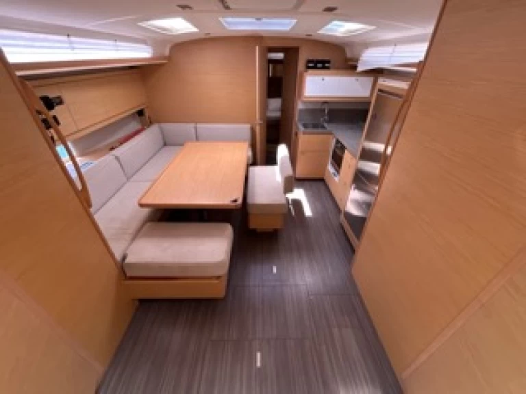 Bootverhuur Olbia goedkoop Dufour 470