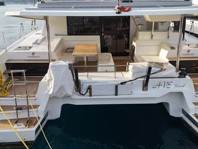 Verhuur Catamaran Fountaine Pajot met vaarbewijs