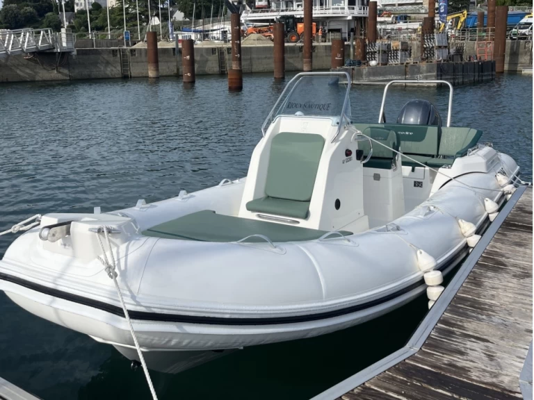 Verhuur RIB in La Trinité-sur-Mer - Zodiac Medline 6.8