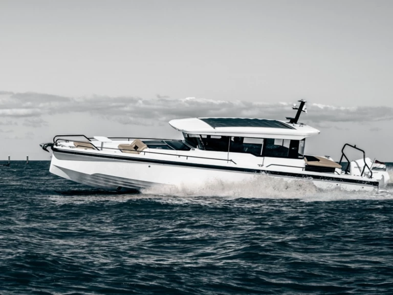 Bootverhuur La Trinité-sur-Mer goedkoop Axopar 37 XC Cross Cabin