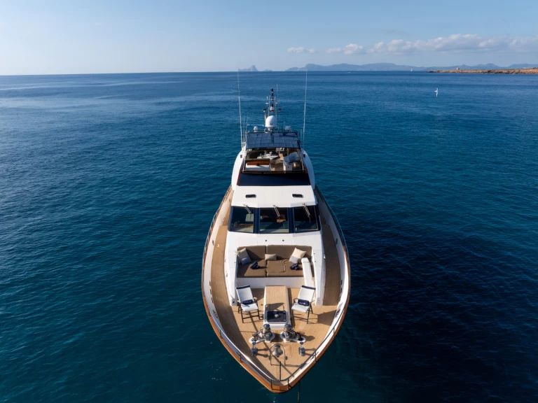 Bootverhuur Ibiza Magna goedkoop Guy Couach 2800