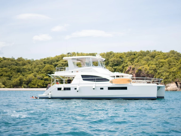 Huur Catamaran met of zonder schipper Power Cat  in Bahía Tamarindo