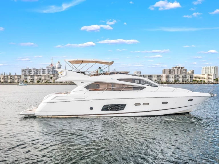 Bootverhuur Sunseeker Manhattan 70 in Miami Beach via SamBoat