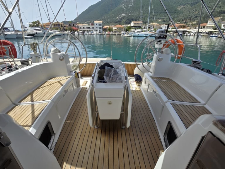 Verhuur Zeilboot in Kallithea - Jeanneau Sun Odyssey 469