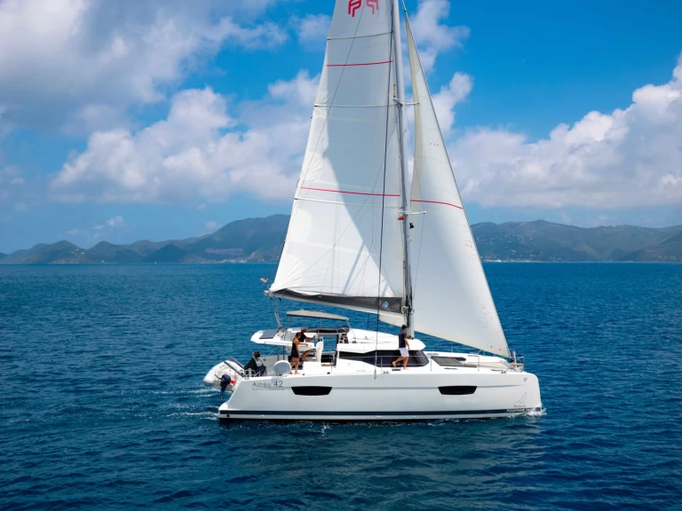 Huur een Fountaine Pajot Astrea 42 in Road Town