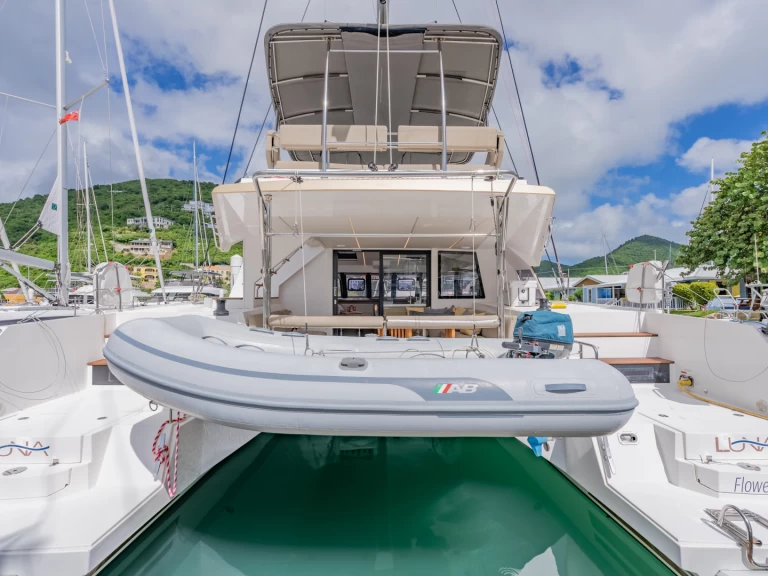 Huur Catamaran met of zonder schipper Nautitech in Road Town