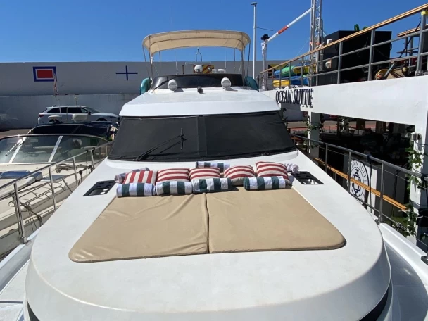 Bootverhuur Astondoa Astondoa 50 GL in Marbella via SamBoat