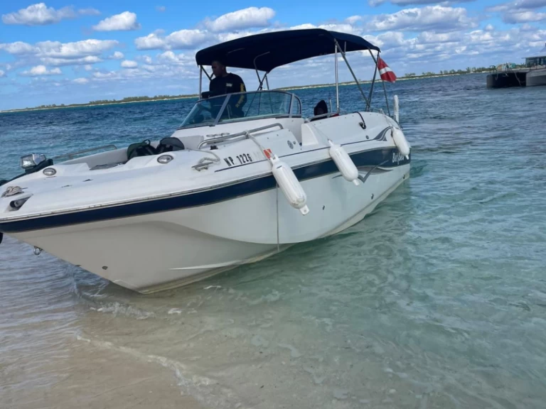 Motorboot te huur in Nassau voor de beste prijs