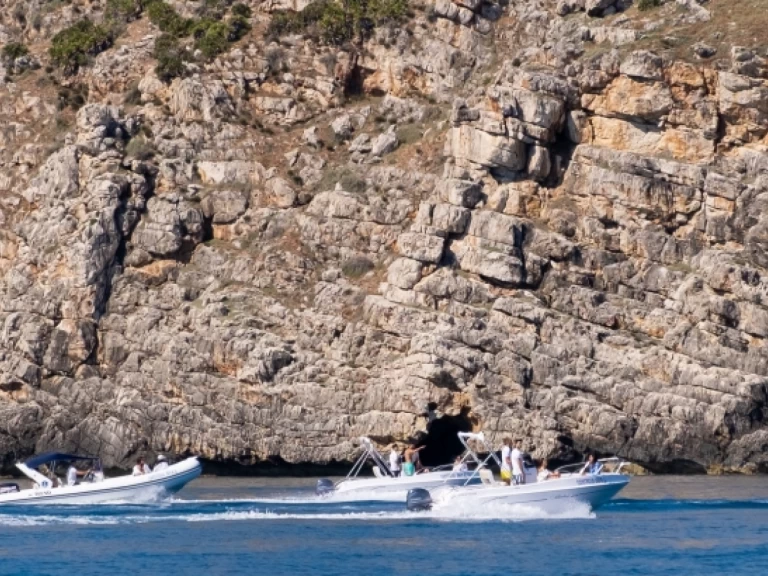 Verhuur Motorboot Gozzo met vaarbewijs