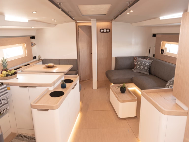 Bénéteau First Yacht 53 te huur van particulier of professional in Lávrio