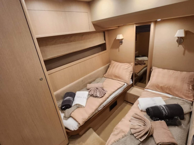 Princess Princess 62 te huur van particulier of professional in Podstrana