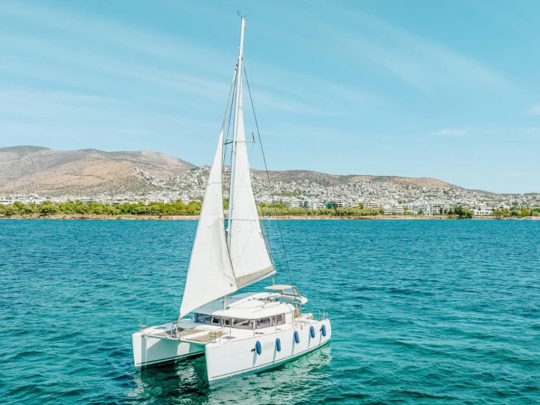 Huur een Lagoon Lagoon 40 in Ta' Xbiex