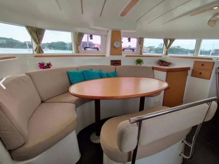 Huur een Lagoon Lagoon 380 S2 in Ibiza Town