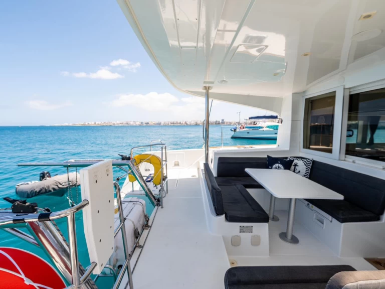 Verhuur Catamaran in Ta' Xbiex - Lagoon Lagoon 39