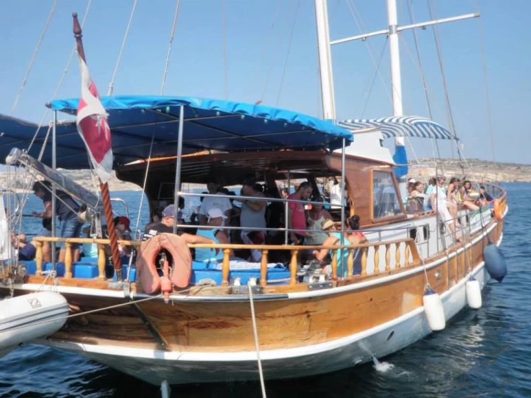 Verhuur Woonboot in Buġibba - Stalen Zeiljacht Motiva 39