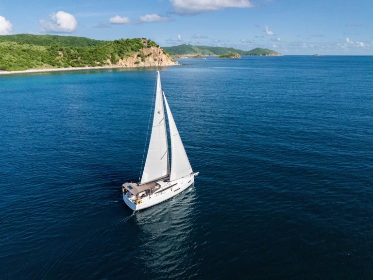 Huur een Jeanneau Sun Odyssey 380 in Road Town