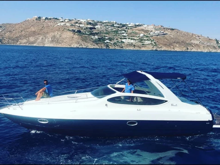 Motorboot te huur in Vlychada voor de beste prijs