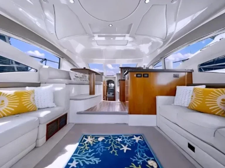 Bootverhuur Cruisers 48 Cruiser  in Miami Beach via SamBoat