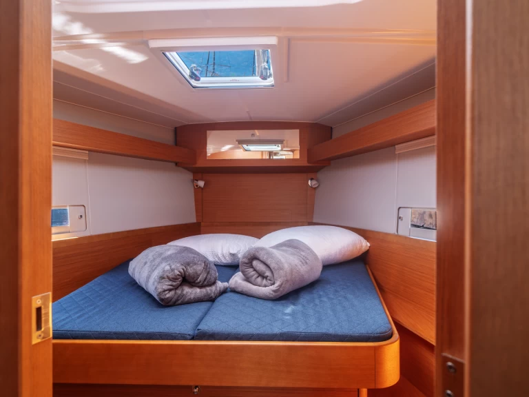 Huur een Dufour Dufour 430 Grand Large in Olbia