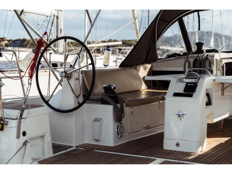 Bootverhuur Olbia goedkoop Sun Odyssey 490