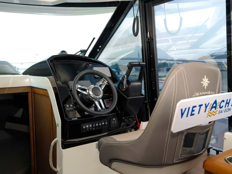 Verhuur Motorboot in Phường Hiệp Bình Chánh - Jeanneau Merry Fisher 895