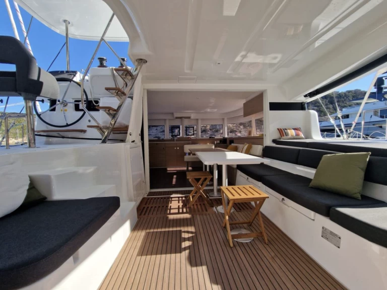 Bootverhuur Lagoon Lagoon 43 in Bas du Fort via SamBoat