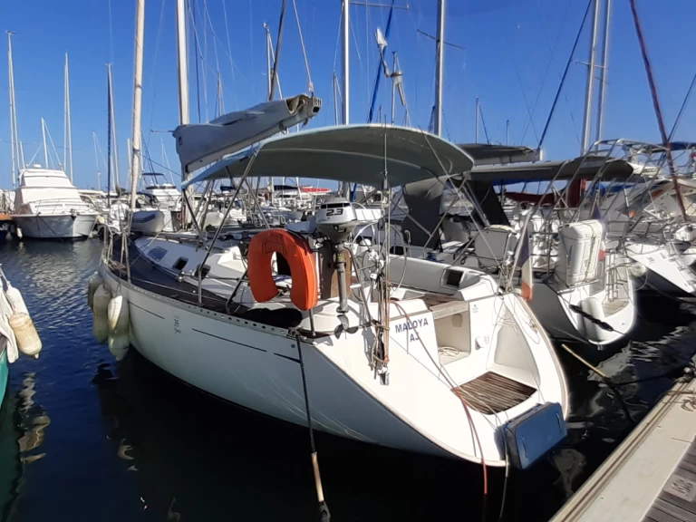 Verhuur Zeilboot in Sari-Solenzara - Dufour Dufour 35 Classic