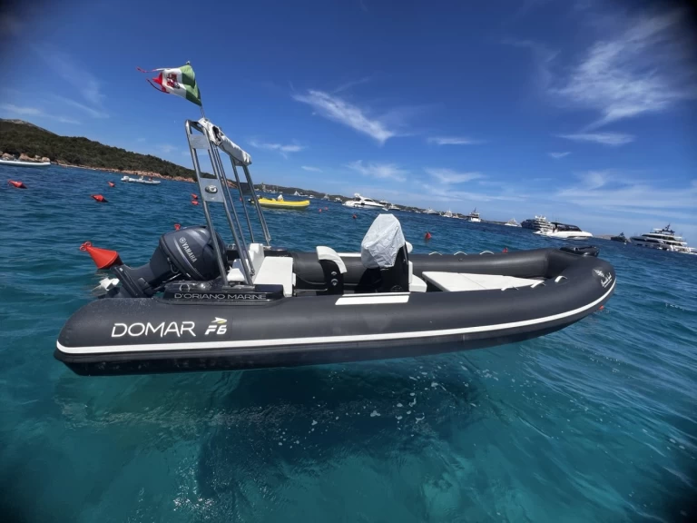 Bootverhuur Arzachena goedkoop DOMAR F6 NERO