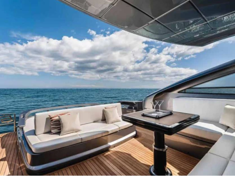 Huur Motorboot met of zonder schipper Pershing in Castellammare di Stabia