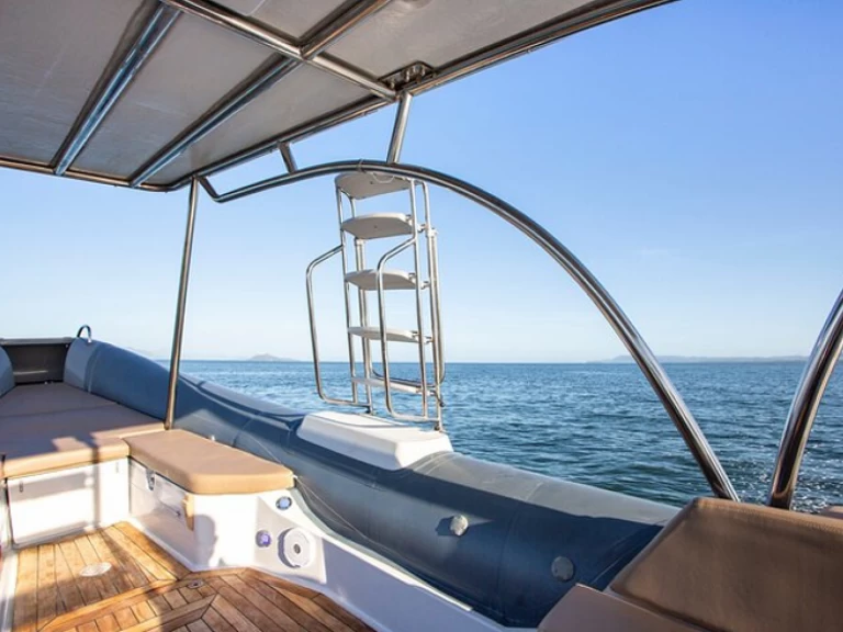 Huur RIB met of zonder schipper Zodiac in Coco Bay