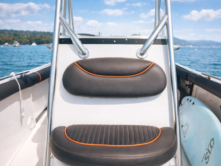 Huur Motorboot met of zonder schipper Robalo in Coco Bay