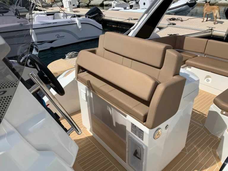 Bootverhuur Joker Boat Clubman 30 in Cavalaire-sur-Mer via SamBoat