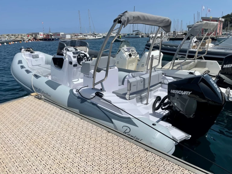 Bootverhuur Cavalaire-sur-Mer goedkoop RANIERI 23 CAYMAN SPORT TOURING