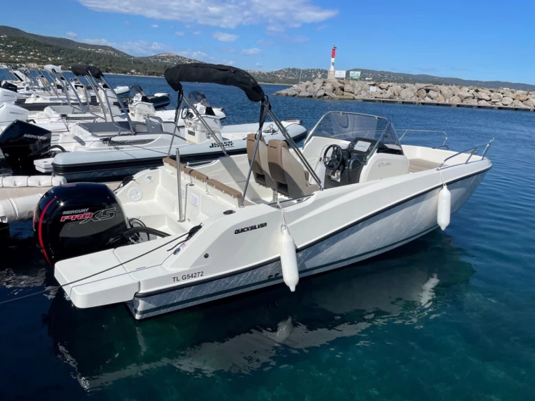 Bootverhuur Cavalaire-sur-Mer goedkoop Quicksilver 675 Activ Open