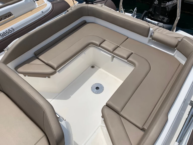 Verhuur RIB Joker Boat met vaarbewijs