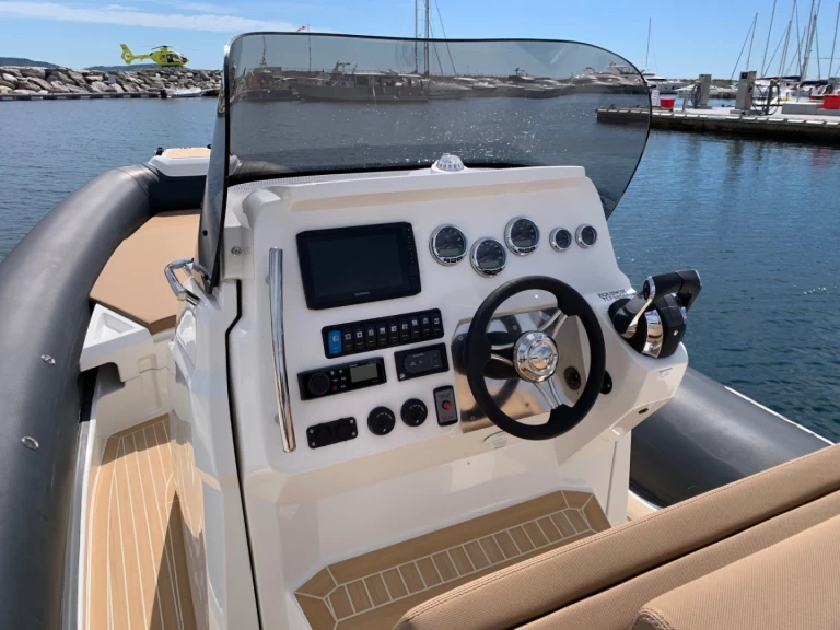 Bootverhuur Cavalaire-sur-Mer goedkoop Clubman 30