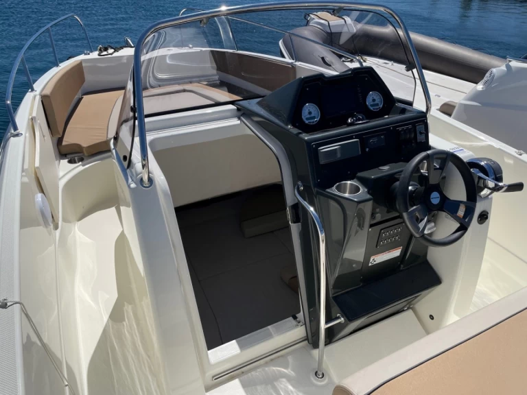 Verhuur Motorboot Quicksilver met vaarbewijs