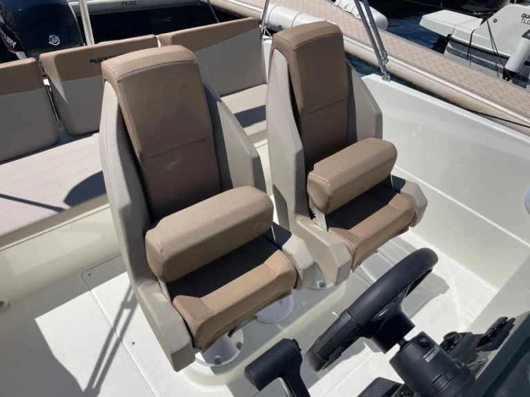 Verhuur Motorboot in Cavalaire-sur-Mer - Quicksilver Quicksilver 675 Activ Open